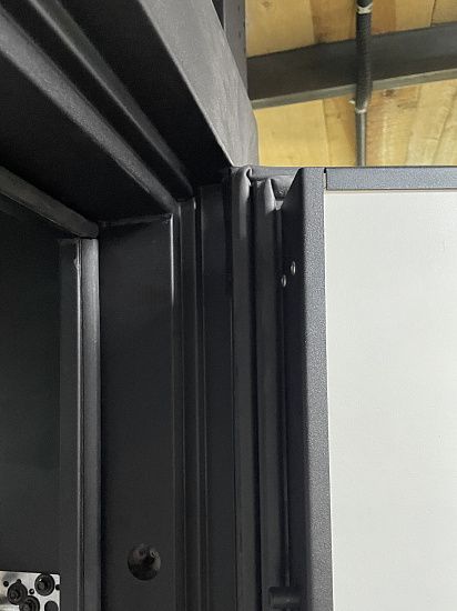 Входная дверь  