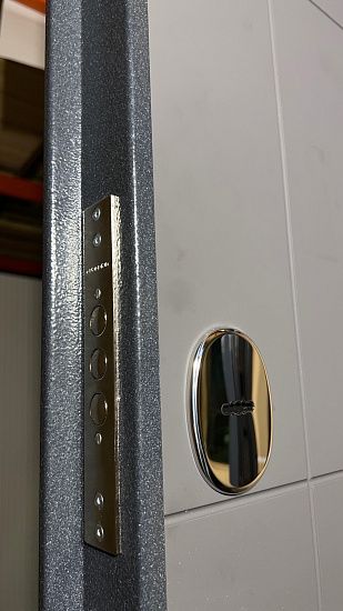 Входная дверь  