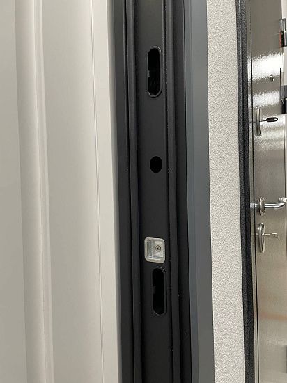 Входная дверь  