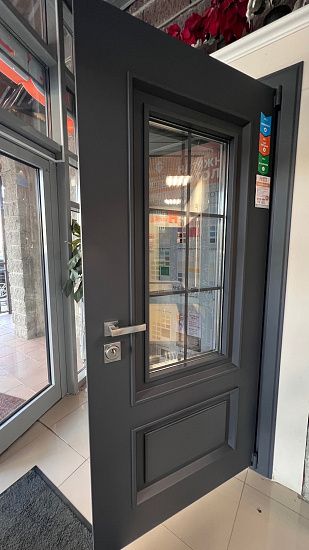 Входная дверь  