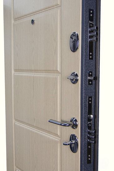 Входная дверь  