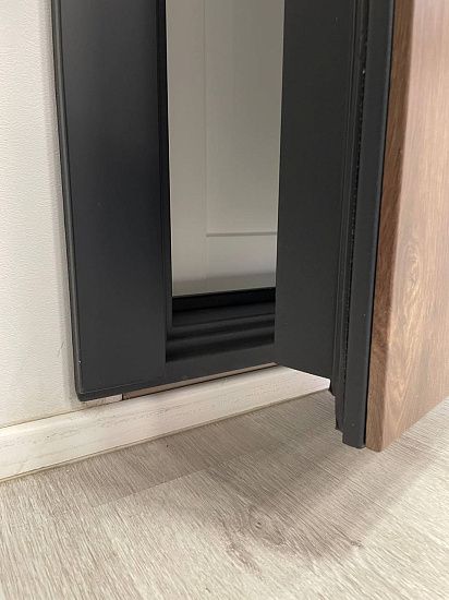 Входная дверь  